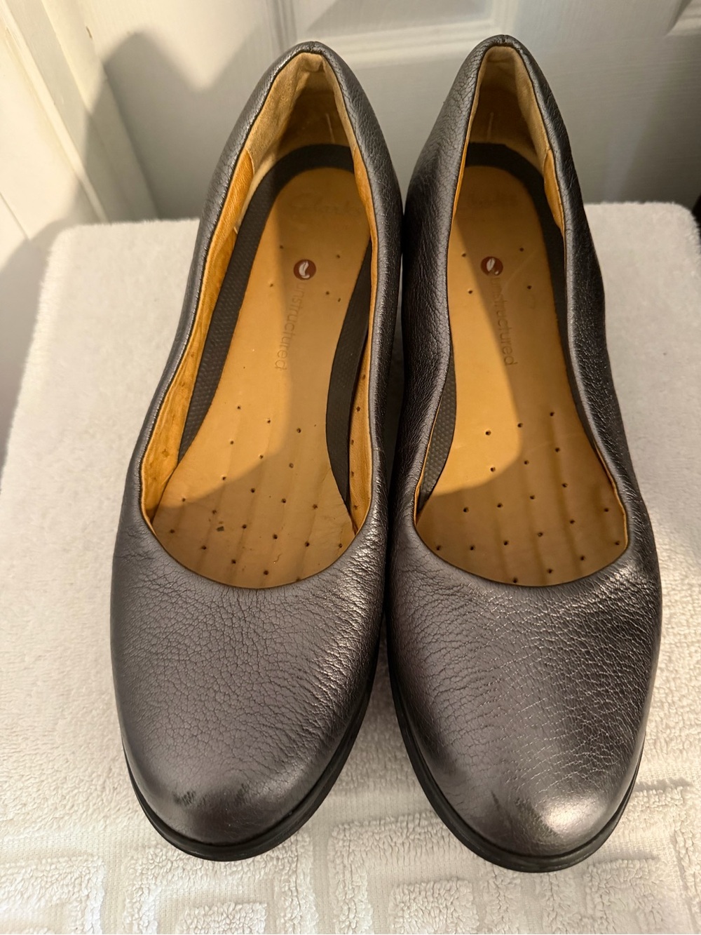 Clarks Women's Black Leather Slip-On Comfort Flats